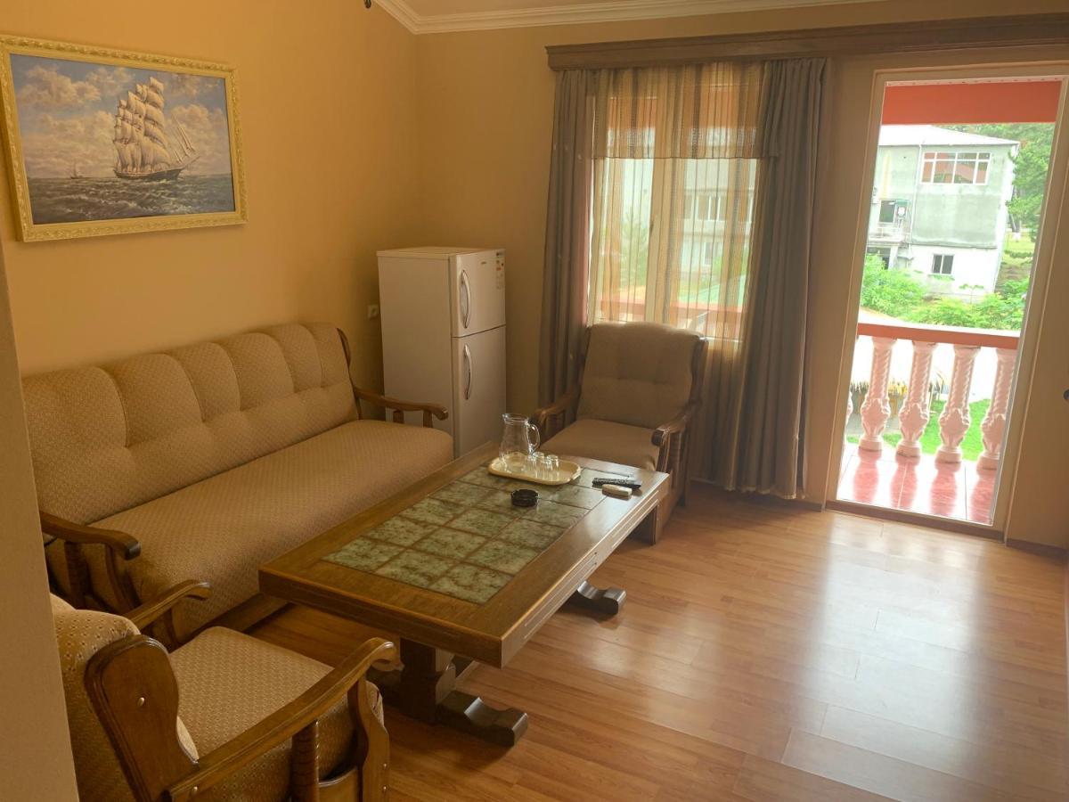 Guest House Rusalka コブレチ エクステリア 写真