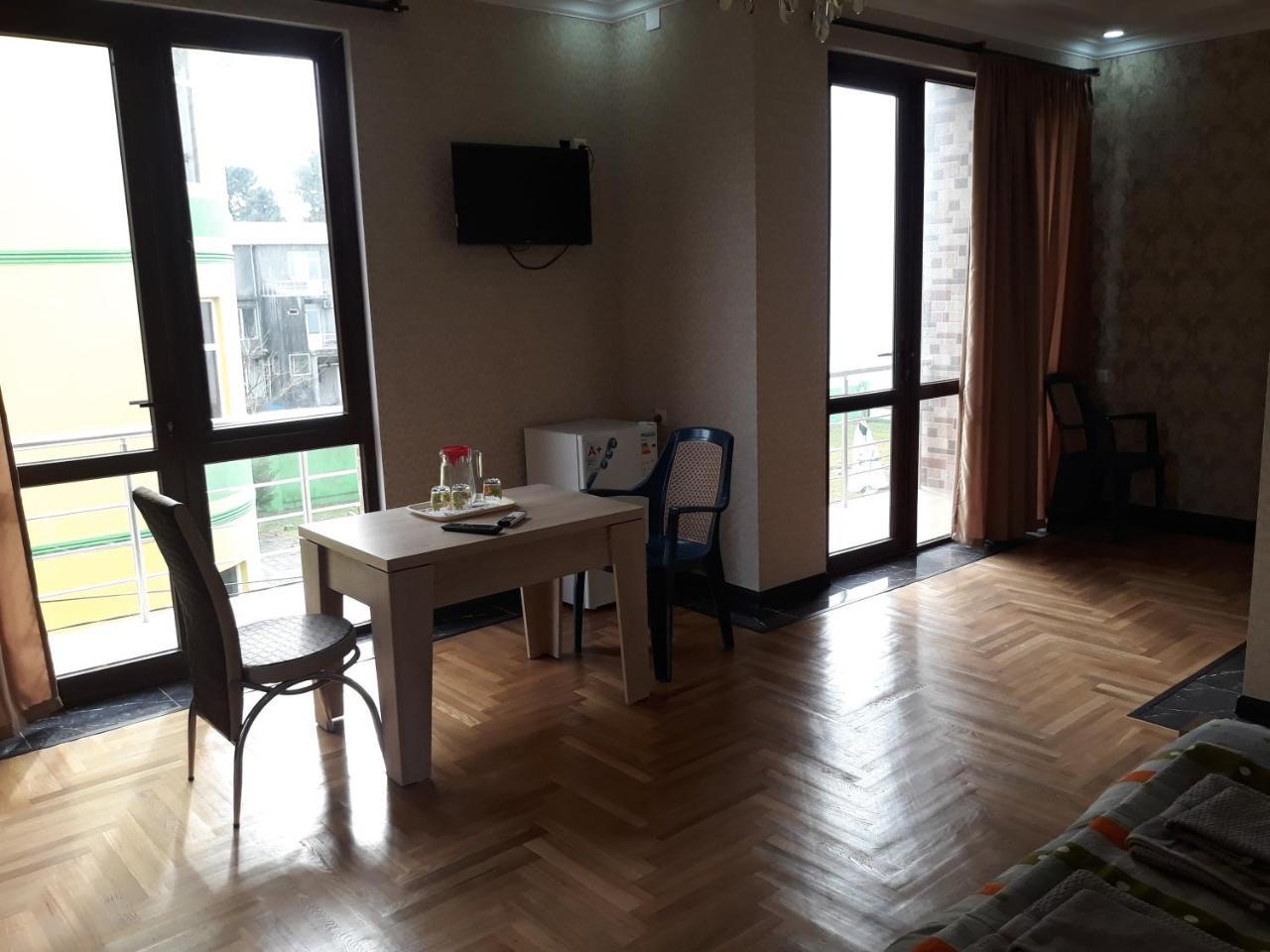 Guest House Rusalka コブレチ エクステリア 写真